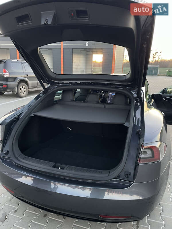 Ліфтбек Tesla Model S 2020 в Вінниці
