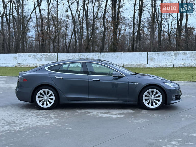 Лифтбек Tesla Model S 2016 в Луцке фото 7 Лифтбек Tesla Model S 2016 в Луцке
