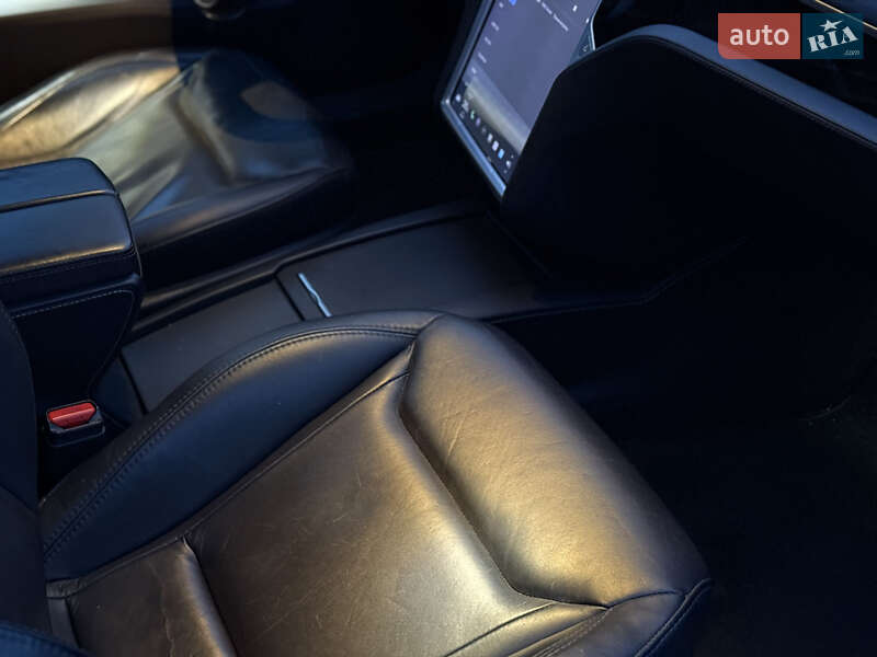 Лифтбек Tesla Model S 2016 в Луцке фото 40 Лифтбек Tesla Model S 2016 в Луцке