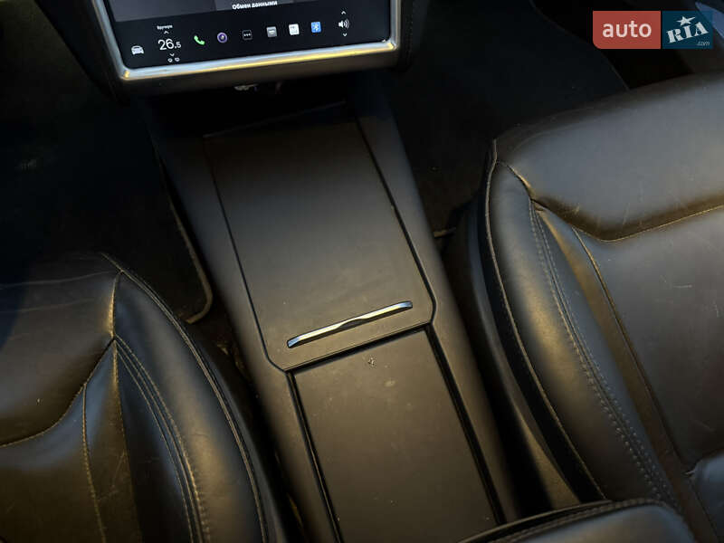 Лифтбек Tesla Model S 2016 в Луцке фото 46 Лифтбек Tesla Model S 2016 в Луцке
