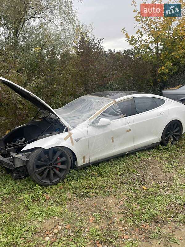 Лифтбек Tesla Model S 2014 в Ивано-Франковске