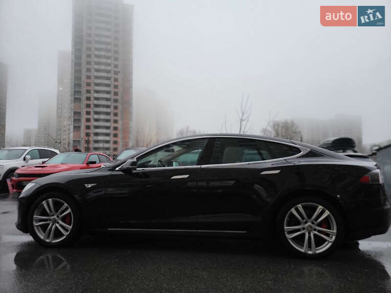 Лифтбек Tesla Model S 2014 в Киеве фото 8 Лифтбек Tesla Model S 2014 в Киеве