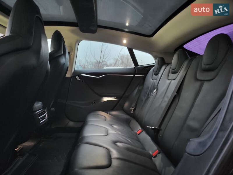 Лифтбек Tesla Model S 2014 в Киеве фото 14 Лифтбек Tesla Model S 2014 в Киеве
