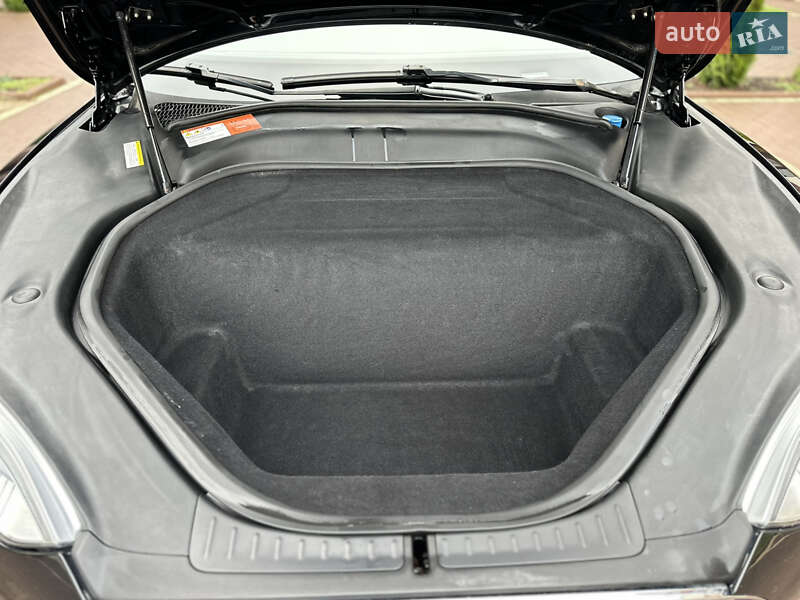 Ліфтбек Tesla Model S 2015 в Одесі