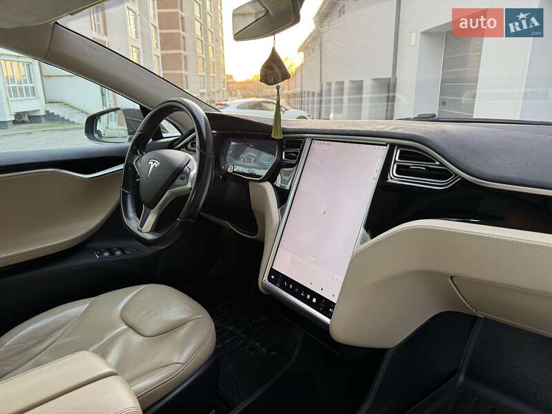 Лифтбек Tesla Model S 2014 в Тернополе фото 36 Лифтбек Tesla Model S 2014 в Тернополе