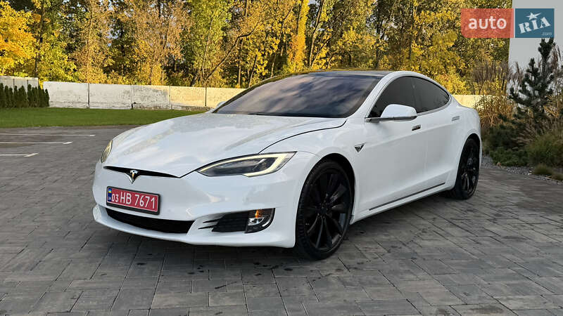 Ліфтбек Tesla Model S 2017 в Луцьку
