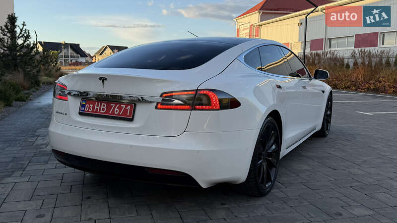 Ліфтбек Tesla Model S 2017 в Луцьку