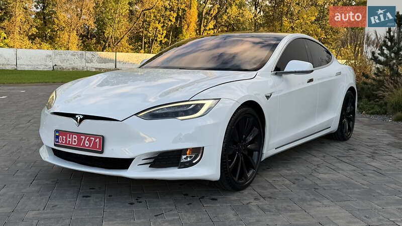Ліфтбек Tesla Model S 2017 в Луцьку