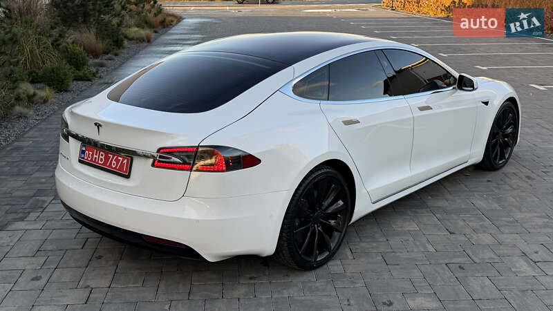 Ліфтбек Tesla Model S 2017 в Луцьку