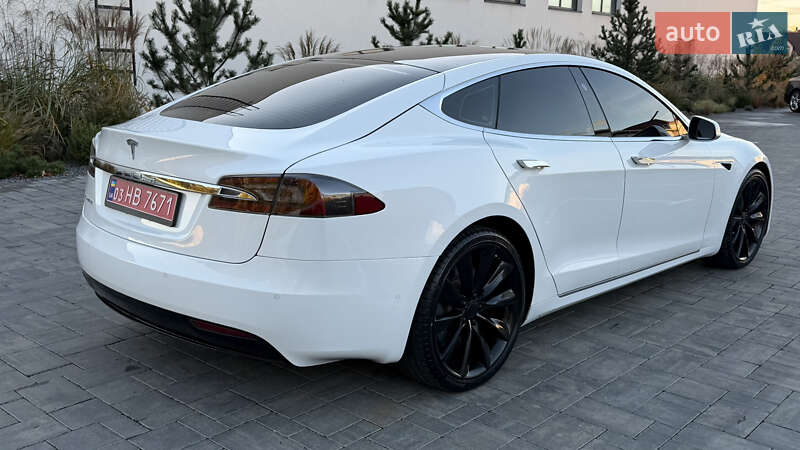 Ліфтбек Tesla Model S 2017 в Луцьку