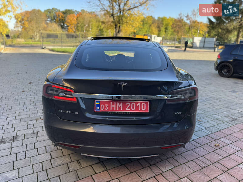 Ліфтбек Tesla Model S 2015 в Рівному
