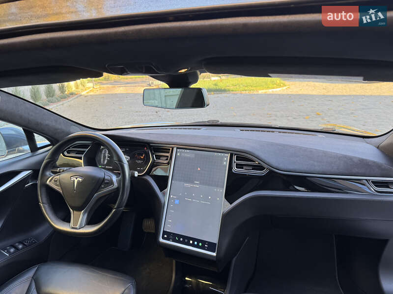 Ліфтбек Tesla Model S 2015 в Рівному