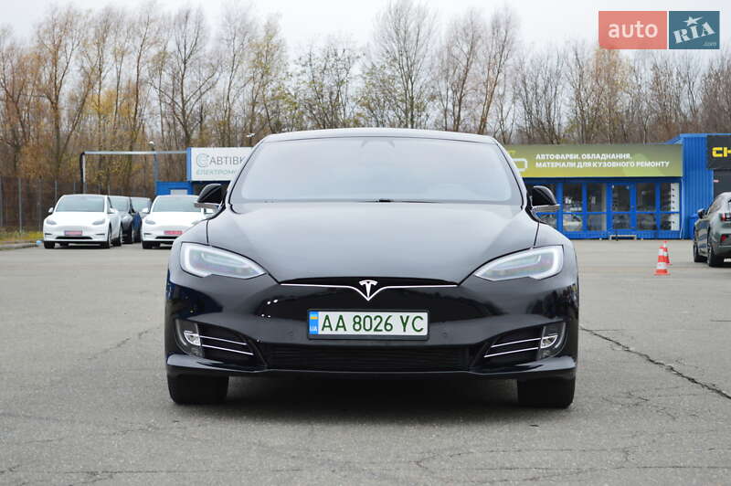 Лифтбек Tesla Model S 2020 в Киеве