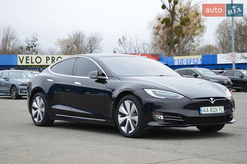 Лифтбек Tesla Model S 2020 в Киеве