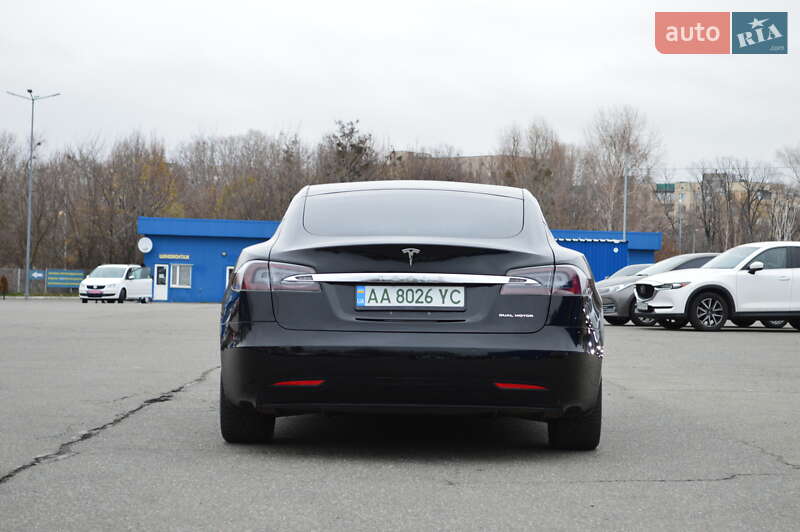 Лифтбек Tesla Model S 2020 в Киеве