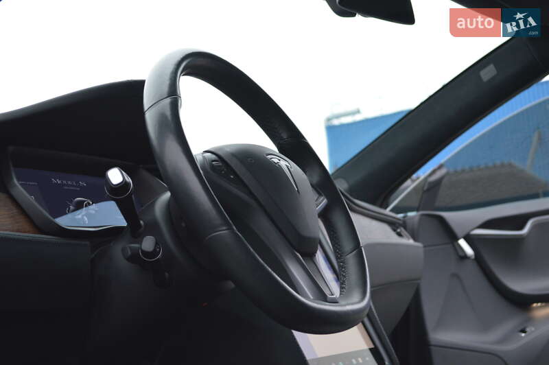 Лифтбек Tesla Model S 2020 в Киеве