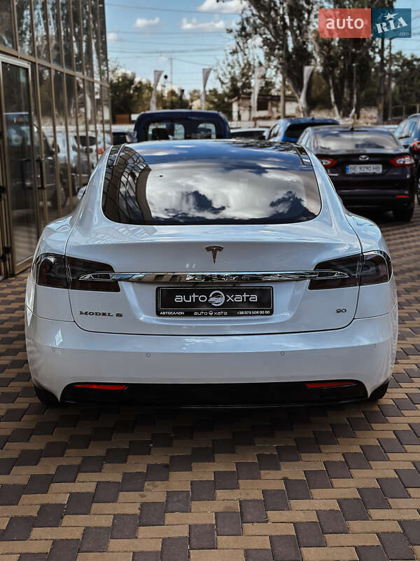 Tesla Model S 2016