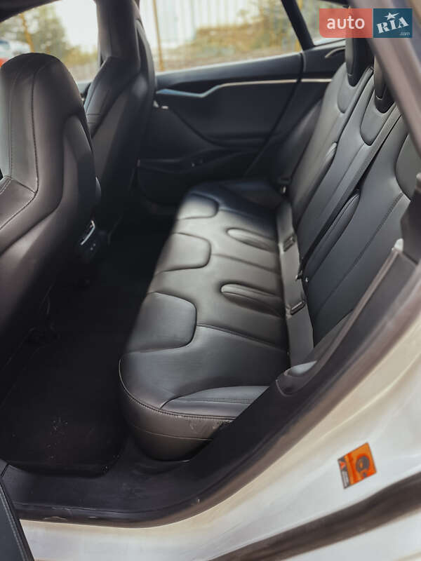 Ліфтбек Tesla Model S 2016 в Миколаєві фото 13 Ліфтбек Tesla Model S 2016 в Миколаєві