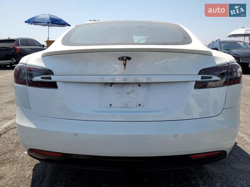 Ліфтбек Tesla Model S 2018 в Львові