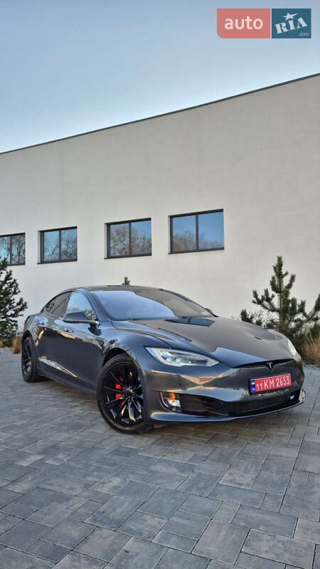 Ліфтбек Tesla Model S 2017 в Луцьку