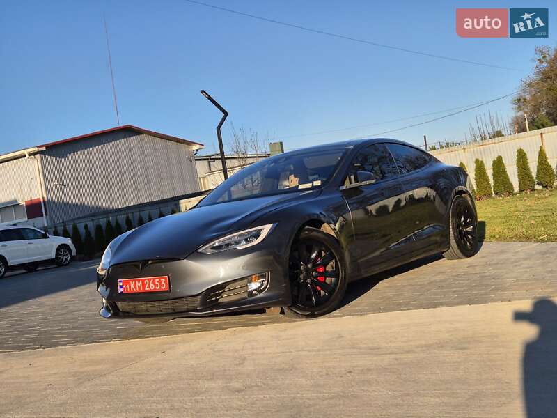 Ліфтбек Tesla Model S 2017 в Луцьку