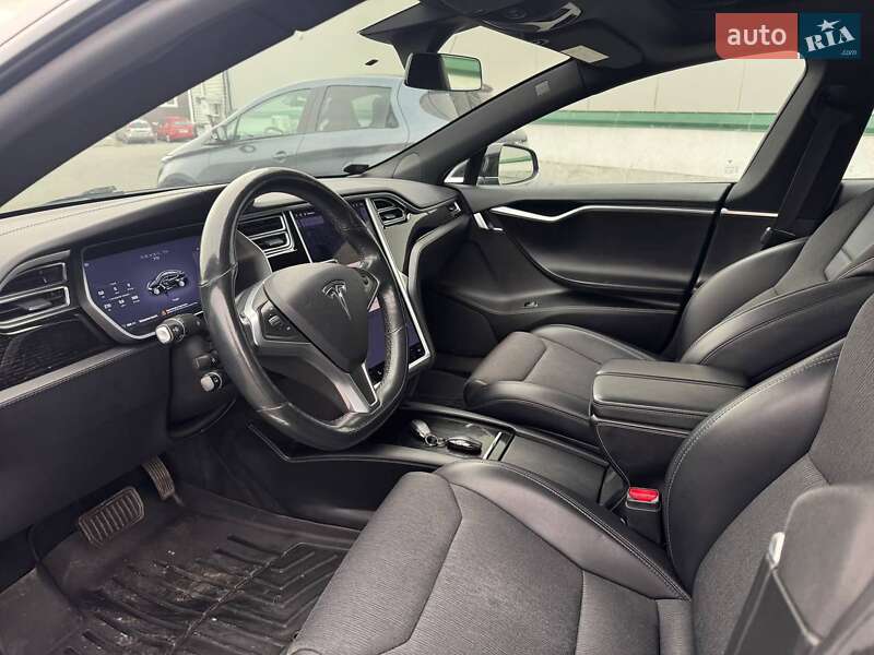 Ліфтбек Tesla Model S 2017 в Вінниці