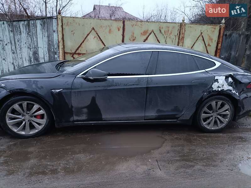 Ліфтбек Tesla Model S 2014 в Києві