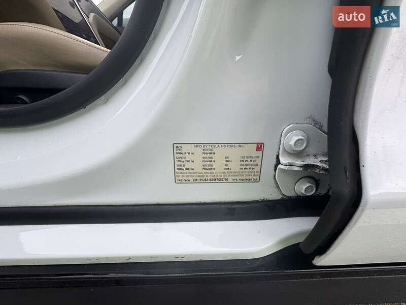 Ліфтбек Tesla Model S 2015 в Києві