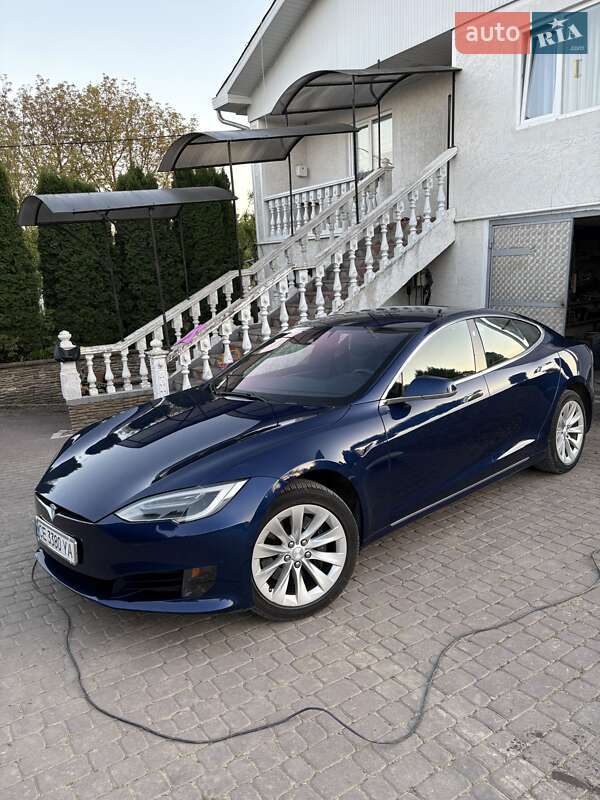 Ліфтбек Tesla Model S 2017 в Чернівцях