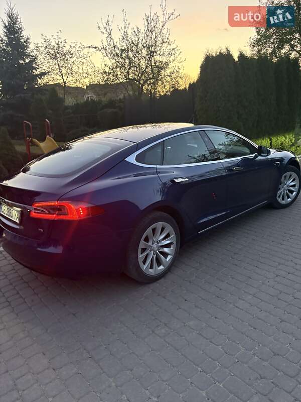 Ліфтбек Tesla Model S 2017 в Чернівцях