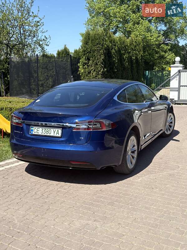 Ліфтбек Tesla Model S 2017 в Чернівцях