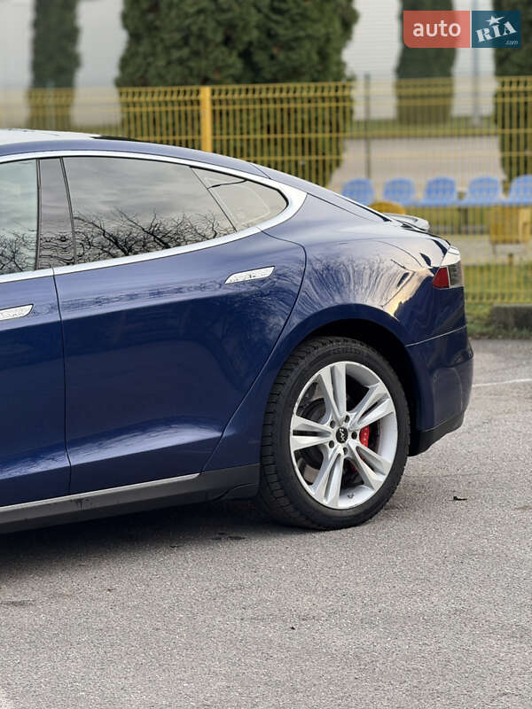 Лифтбек Tesla Model S 2015 в Александрие фото 20 Лифтбек Tesla Model S 2015 в Александрие