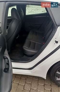 Лифтбек Tesla Model S 2022 в Львове