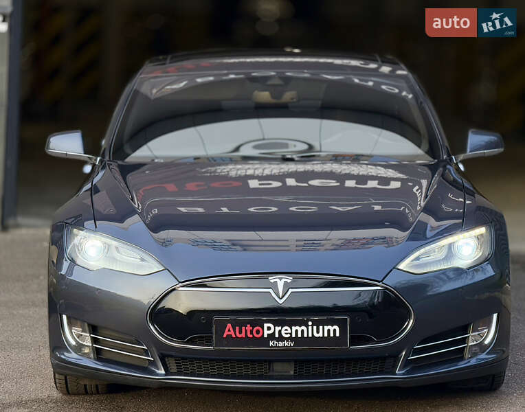 Ліфтбек Tesla Model S 2015 в Харкові