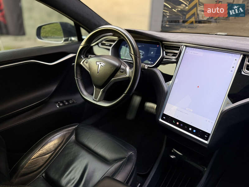 Ліфтбек Tesla Model S 2015 в Харкові