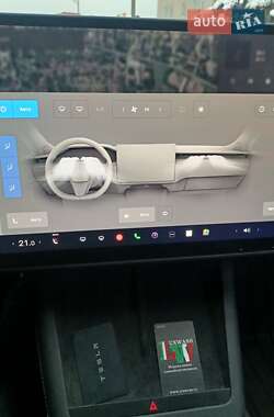 Лифтбек Tesla Model S 2022 в Львове