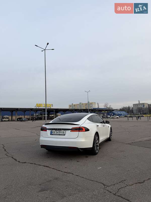 Ліфтбек Tesla Model S 2015 в Харкові