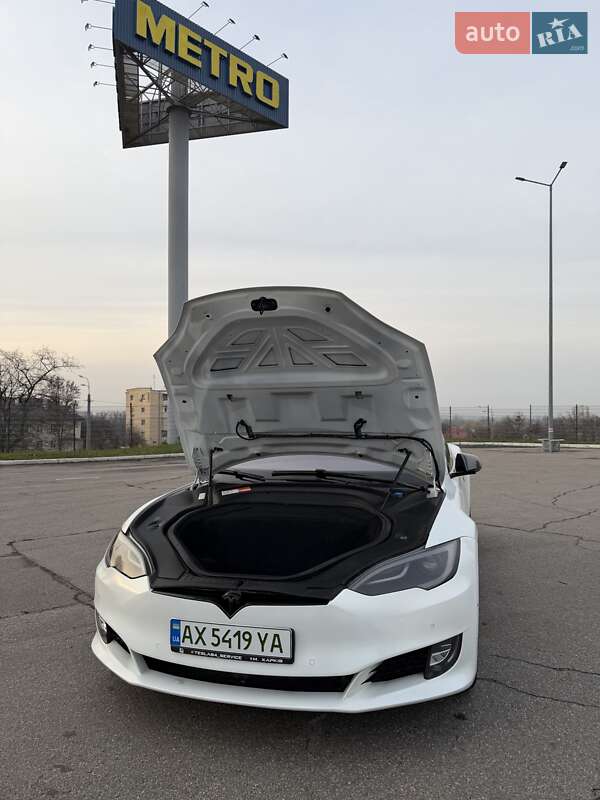 Ліфтбек Tesla Model S 2015 в Харкові