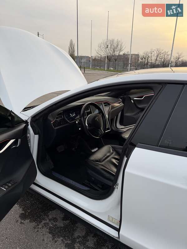 Ліфтбек Tesla Model S 2015 в Харкові