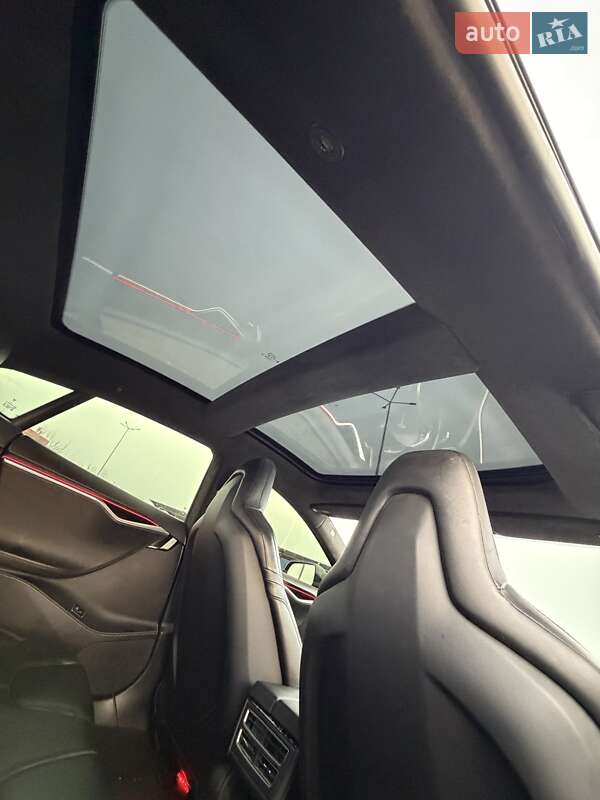 Ліфтбек Tesla Model S 2015 в Харкові