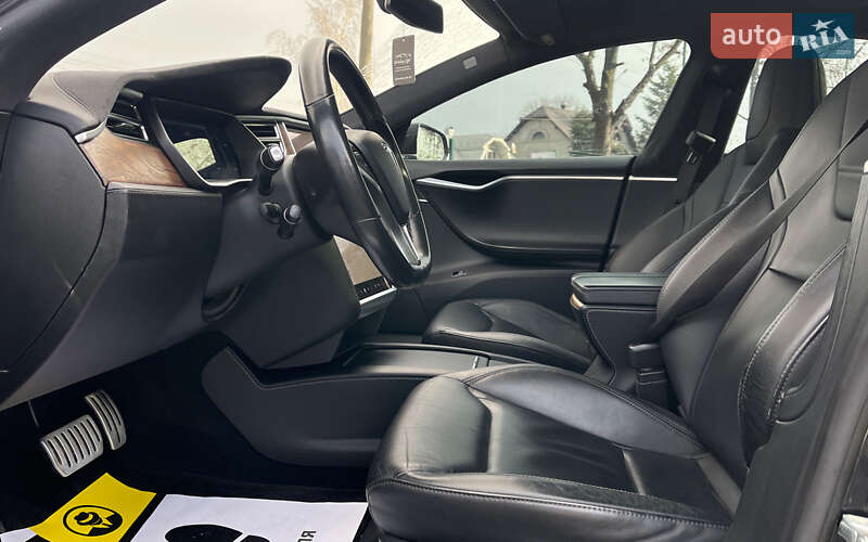 Лифтбек Tesla Model S 2016 в Коломые