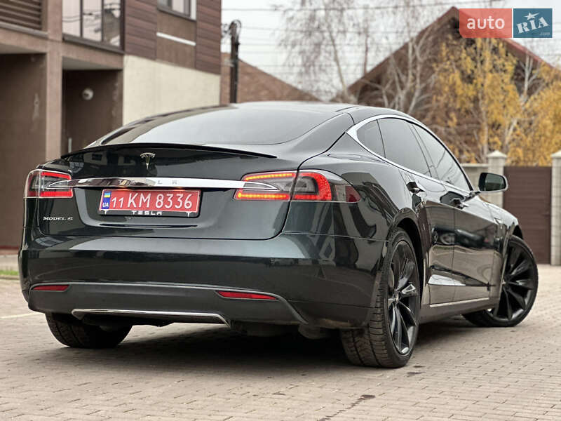 Ліфтбек Tesla Model S 2013 в Одесі