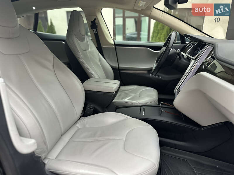 Ліфтбек Tesla Model S 2013 в Одесі