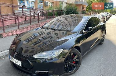 Ліфтбек Tesla Model S 2015 в Києві