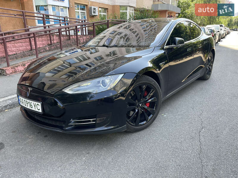 Лифтбек Tesla Model S 2015 в Киеве фото 25 Лифтбек Tesla Model S 2015 в Киеве