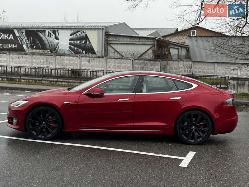 Лифтбек Tesla Model S 2019 в Киеве