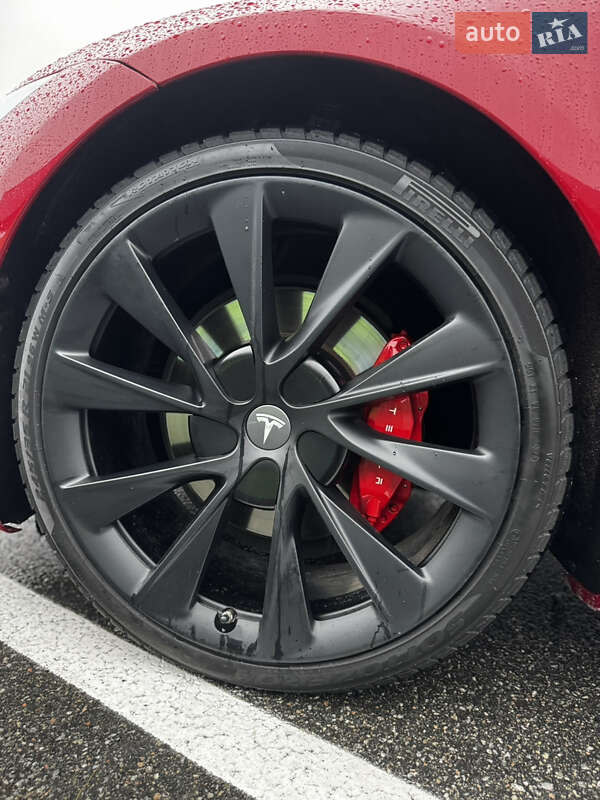 Лифтбек Tesla Model S 2019 в Киеве