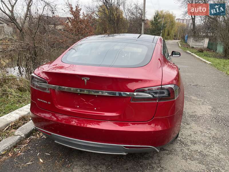 Ліфтбек Tesla Model S 2014 в Києві
