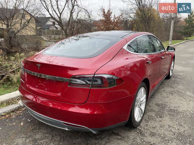 Ліфтбек Tesla Model S 2014 в Києві