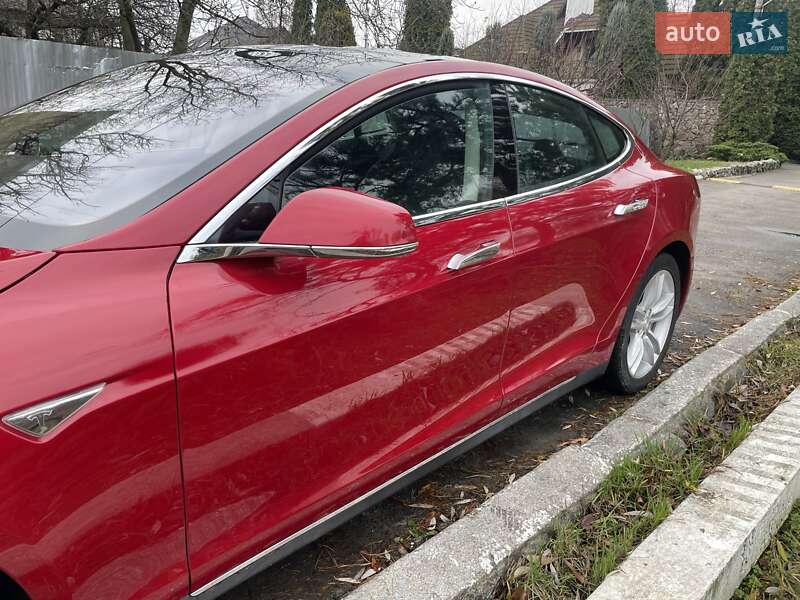 Ліфтбек Tesla Model S 2014 в Києві